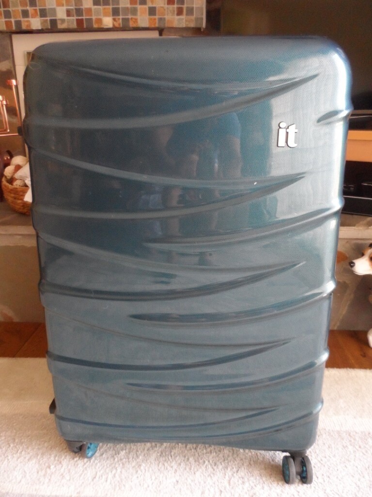 it luggage 4 wheel large hard suitcase